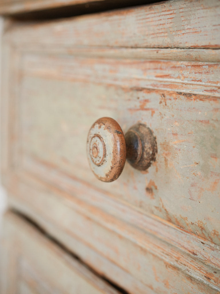 Timeless Swedish pale gray commode