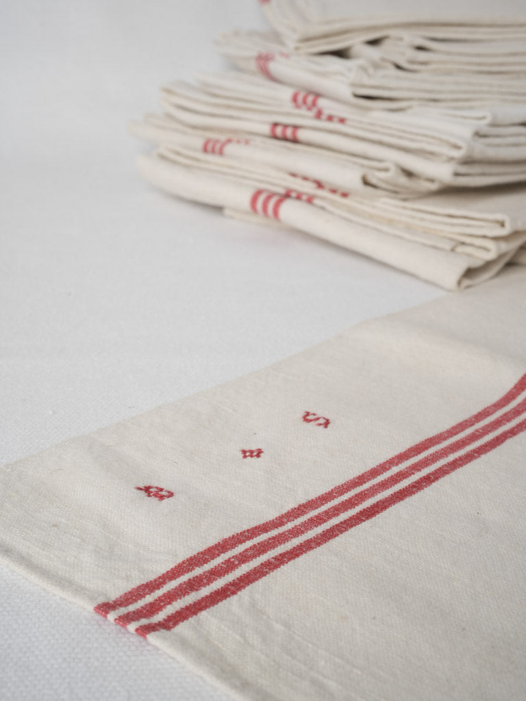 Durable Red Striped Linen Cloths