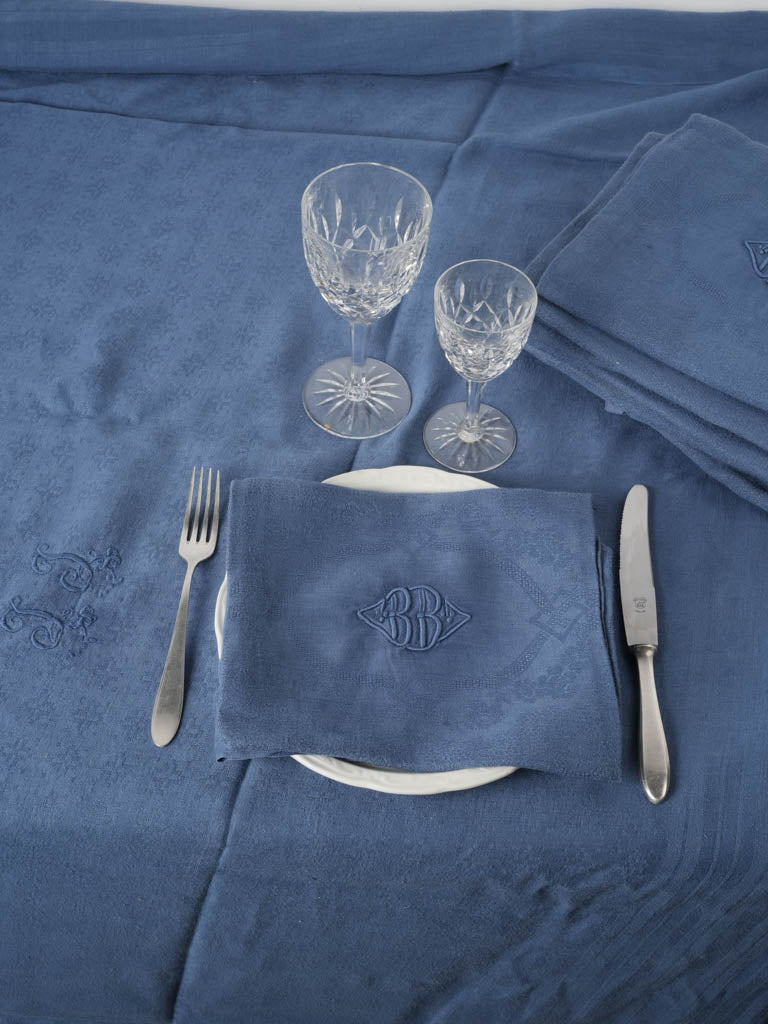 Elegant Embroidered Linen Napkins