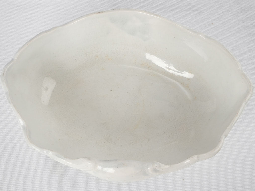 Refined 1890s decorative earthenware basin