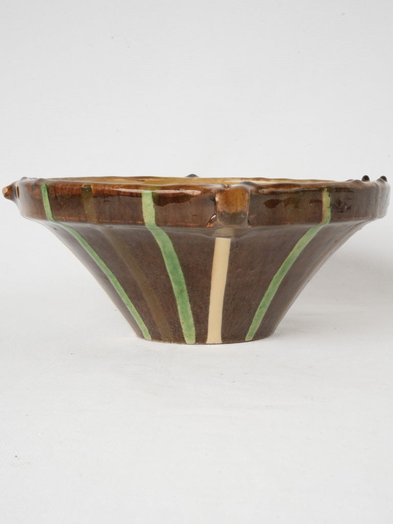 Striking small Savoy serving bowl