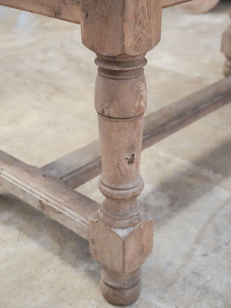 Refined heritage oak base table