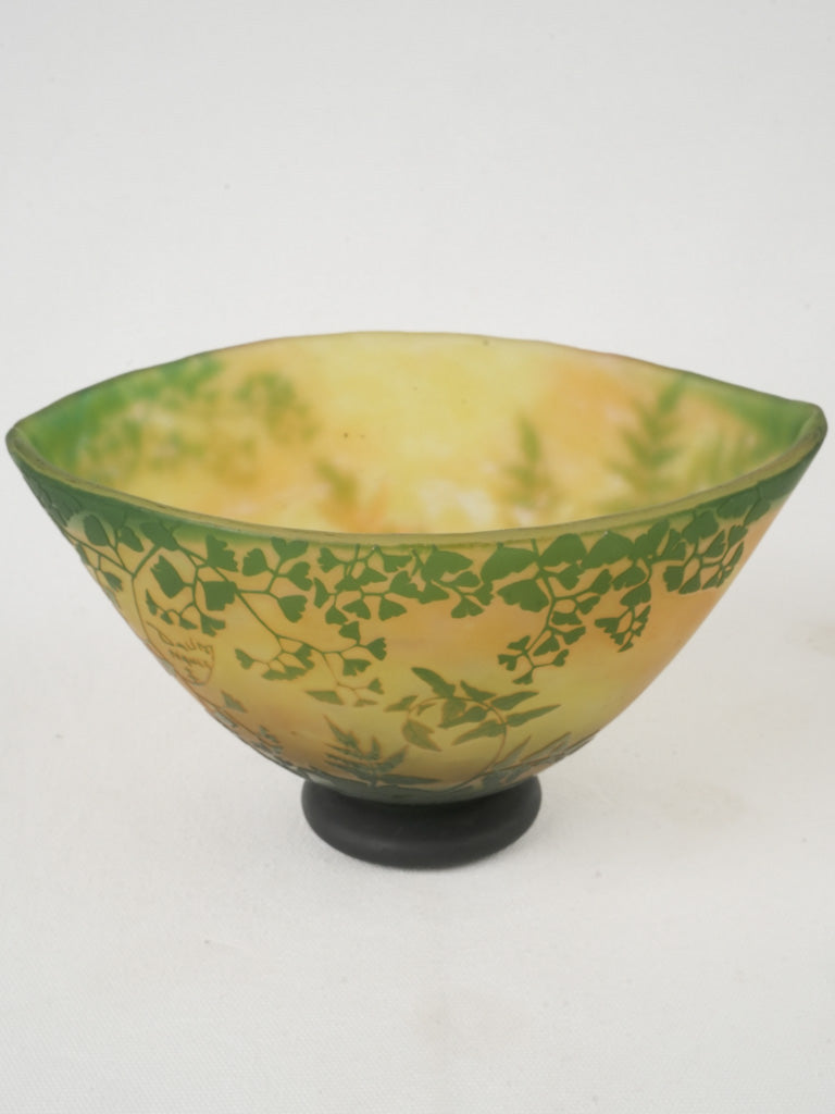 Exquisite Art Nouveau glass bowl