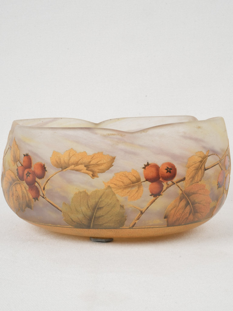 Intricate autumnal motif glass piece