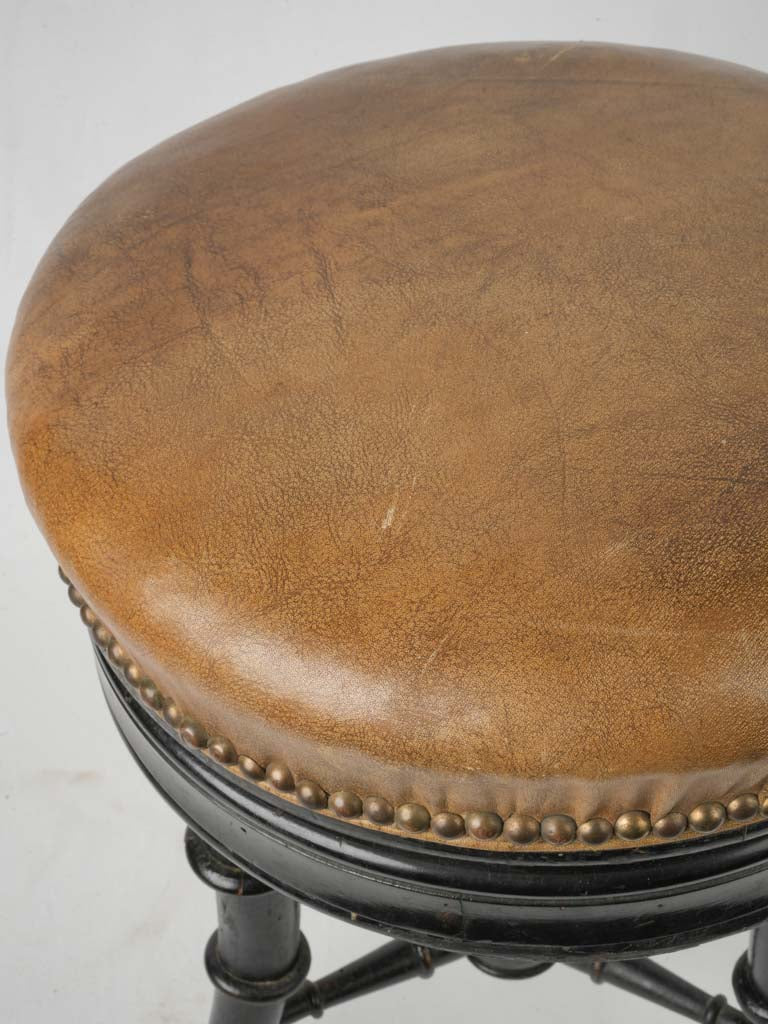 Luxurious patinated leather seat  