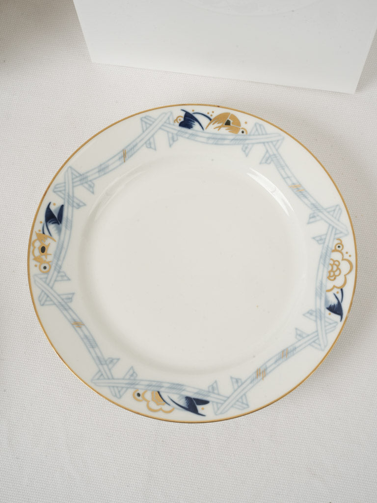 Striking gilded pattern porcelain plates