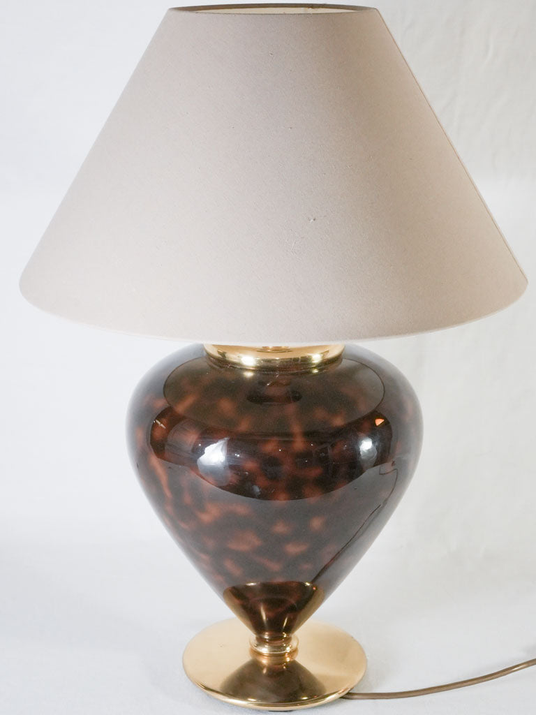 Classic 70s-inspired tortoiseshell table lamp