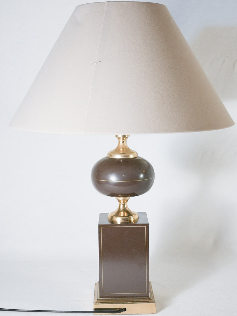 Retro gold-embellished European table light