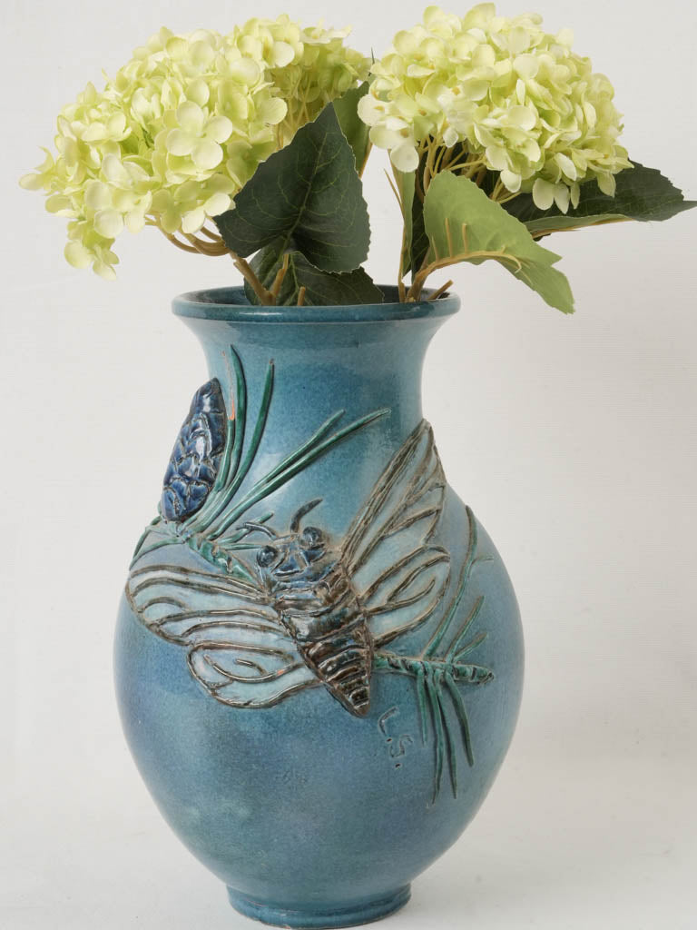 Detailed pine motif vase  