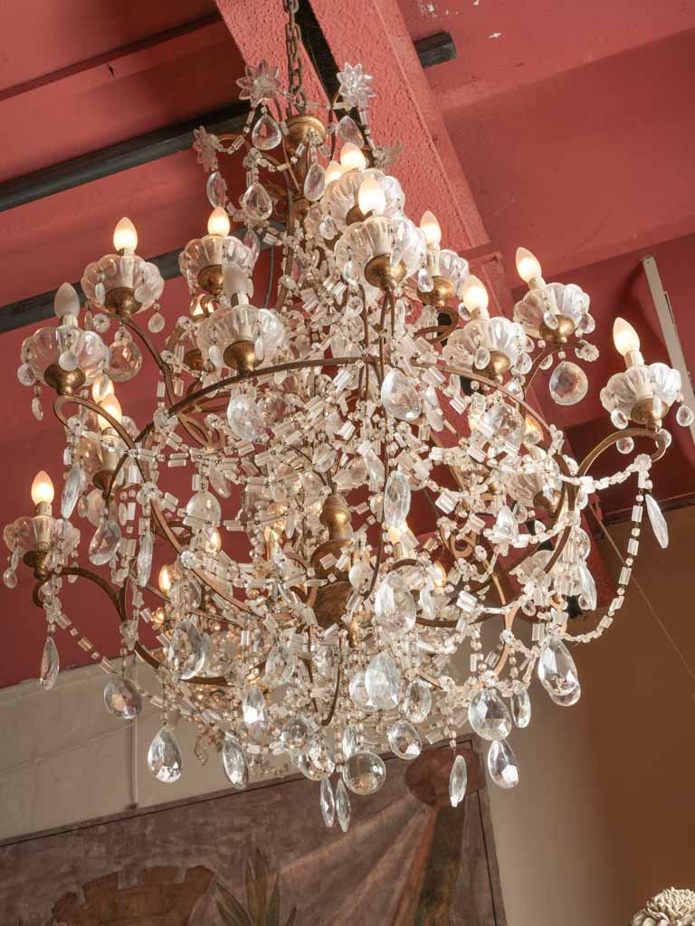 Timeless Italian crystal pendant light