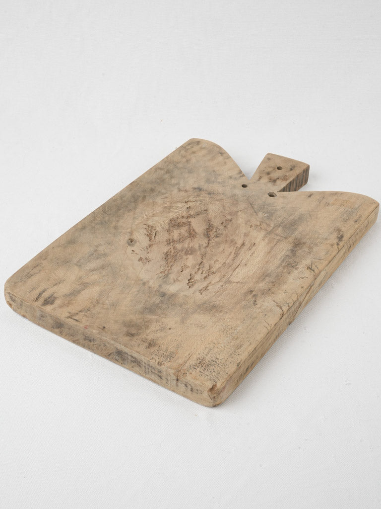 Distinctive beechwood French cutting board