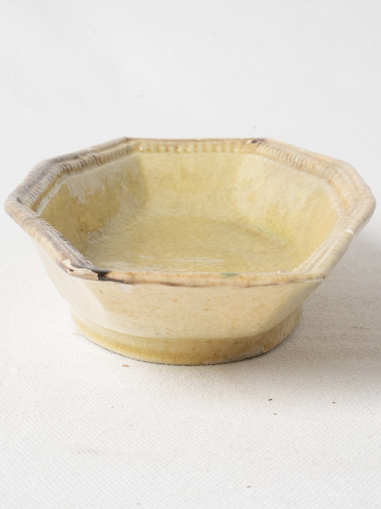 Textured pearl-like pottery dish  