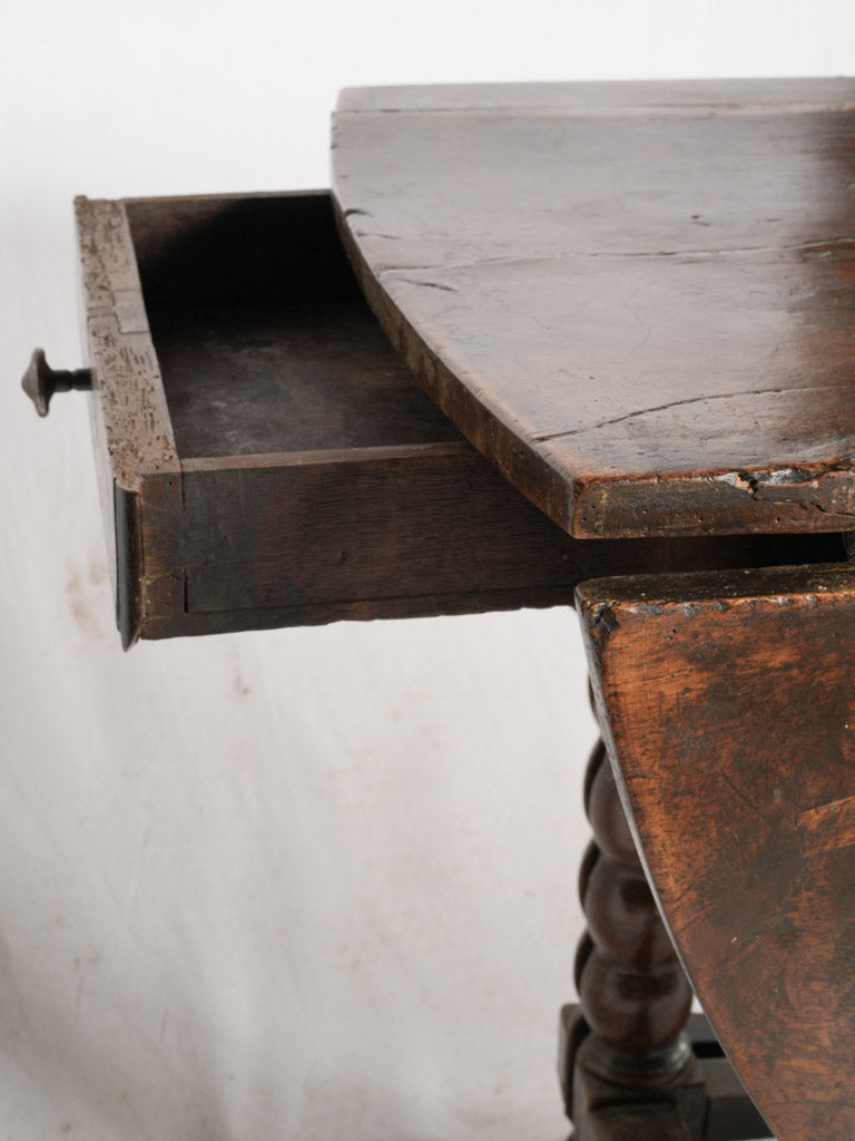 Space-saving French walnut dining table