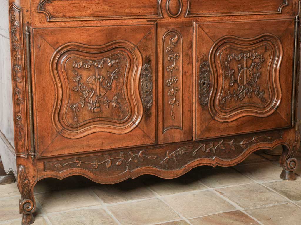 Classic Louis XV woodworm-free bahut