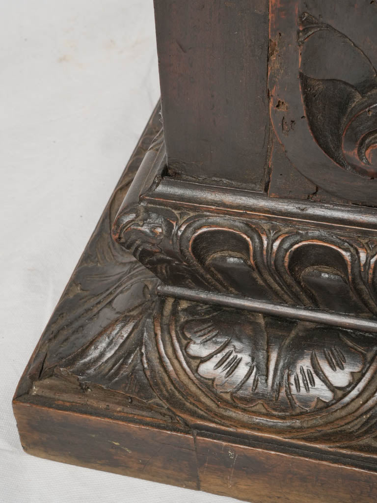 Italian Renaissance Revival woodworm-treated settee