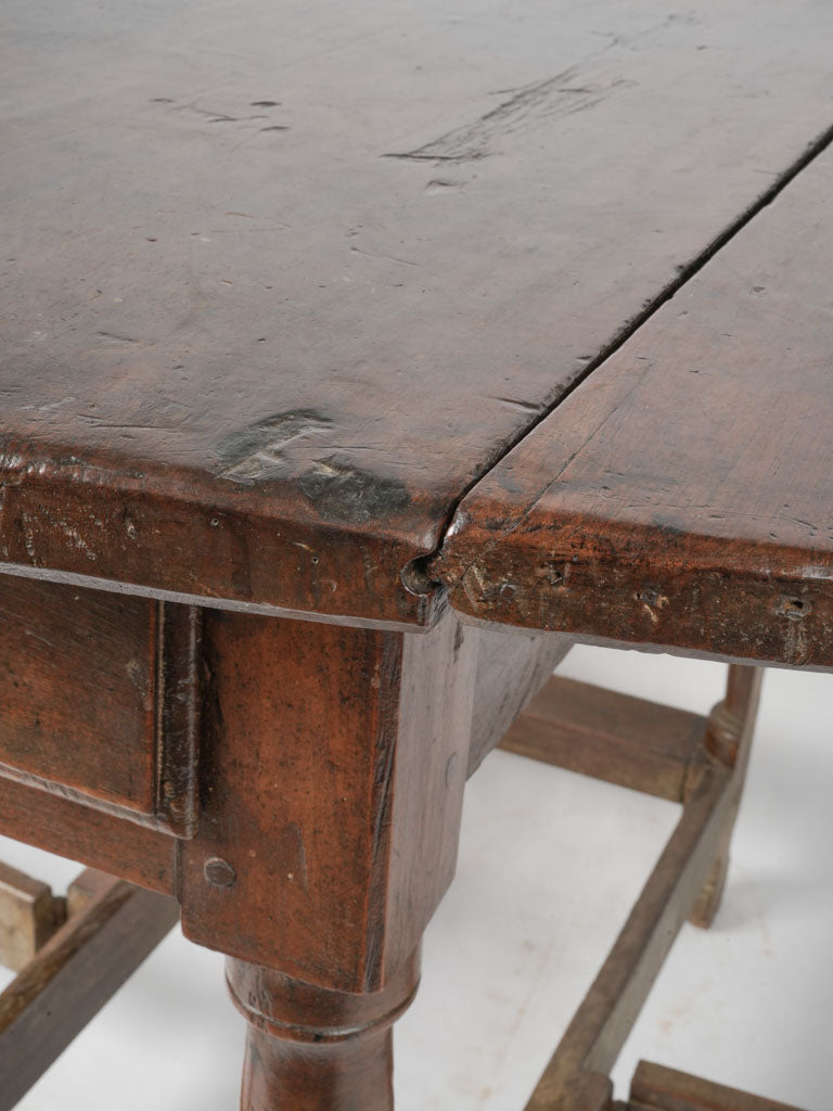 Functional elegant drop-leaf table