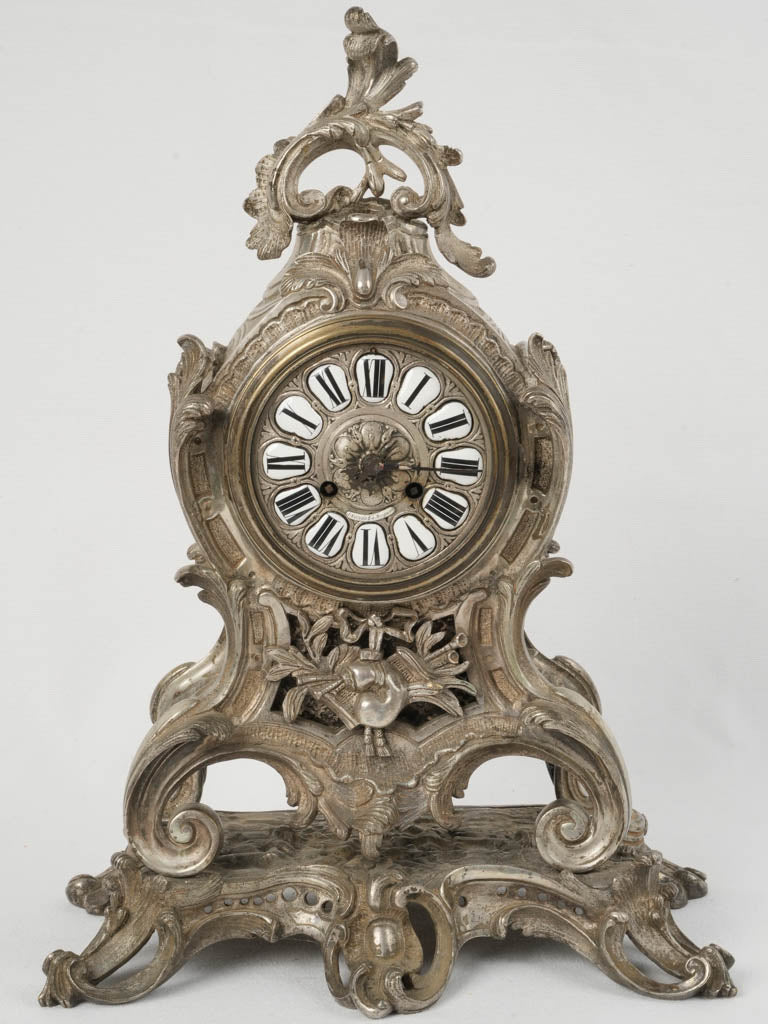 Ornate 12 Pavés Roman numeral clock