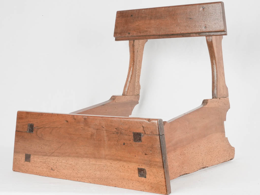 French-origin walnut prie-Dieu seat