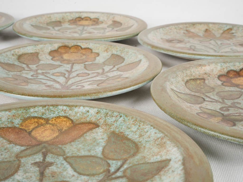 Collectible floral dessert plates