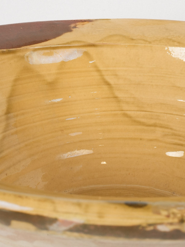 Distinctive brown-patterned mixing bowl