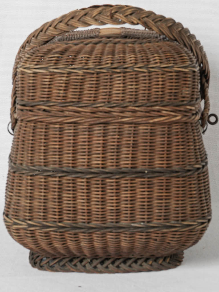 Stylish, vintage wicker egg carrier