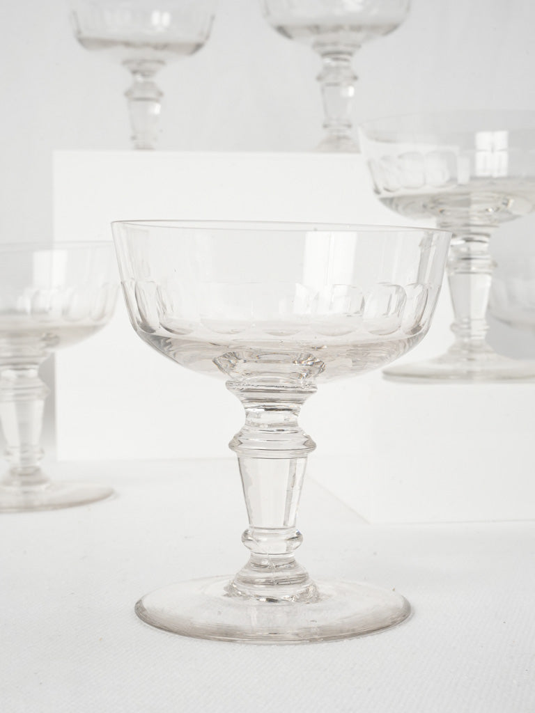 Timeless high-quality glass drinking set