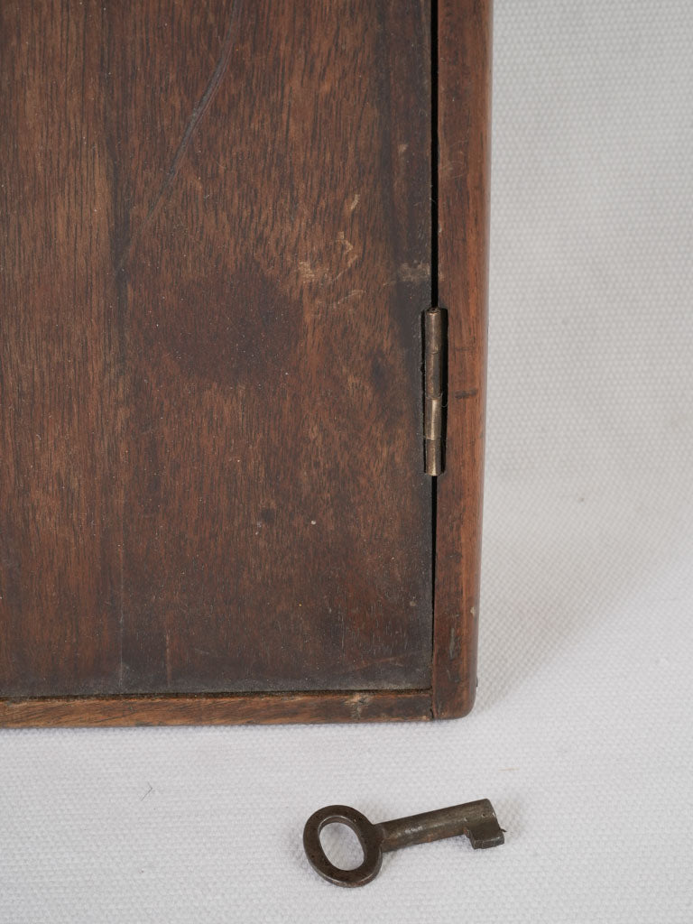 Rare 1930s pétanque gaming treasure