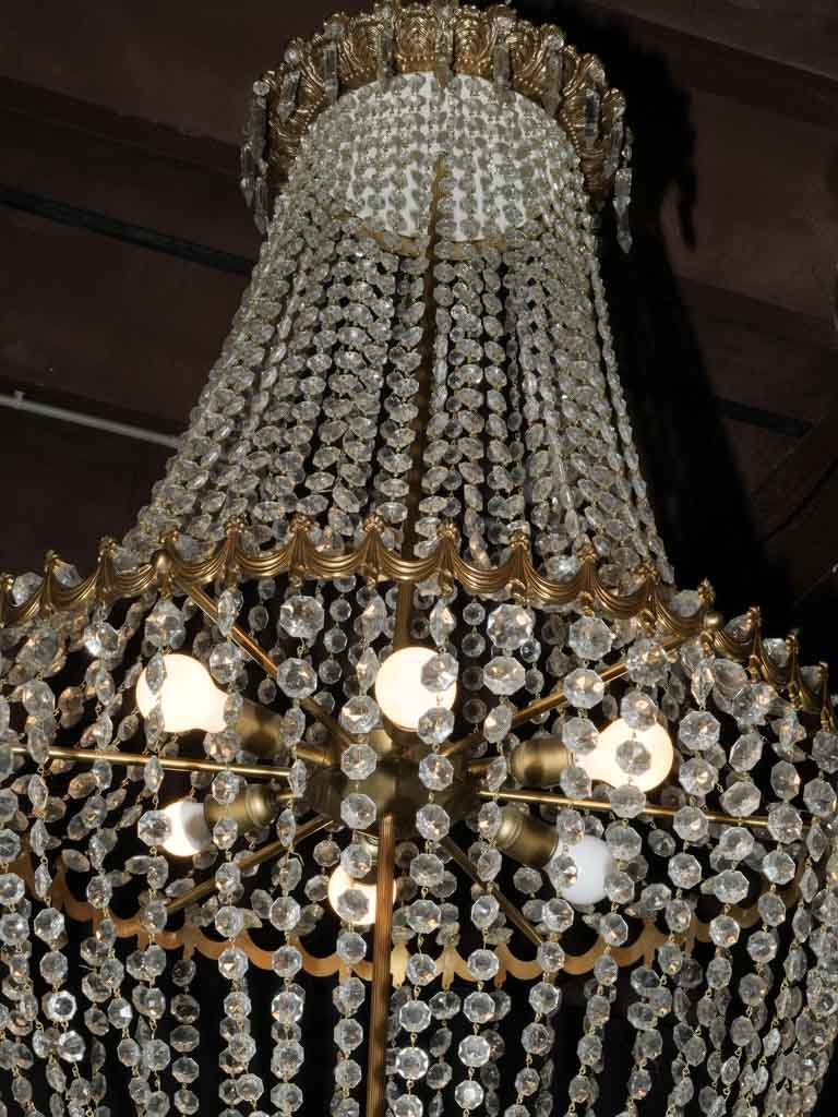 Elegant scalloped frame chandelier