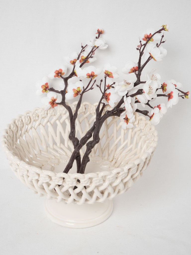 Charming lattice patterned fruit bowl