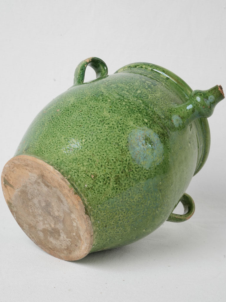 Distinctive sleek ceramic pouring jug