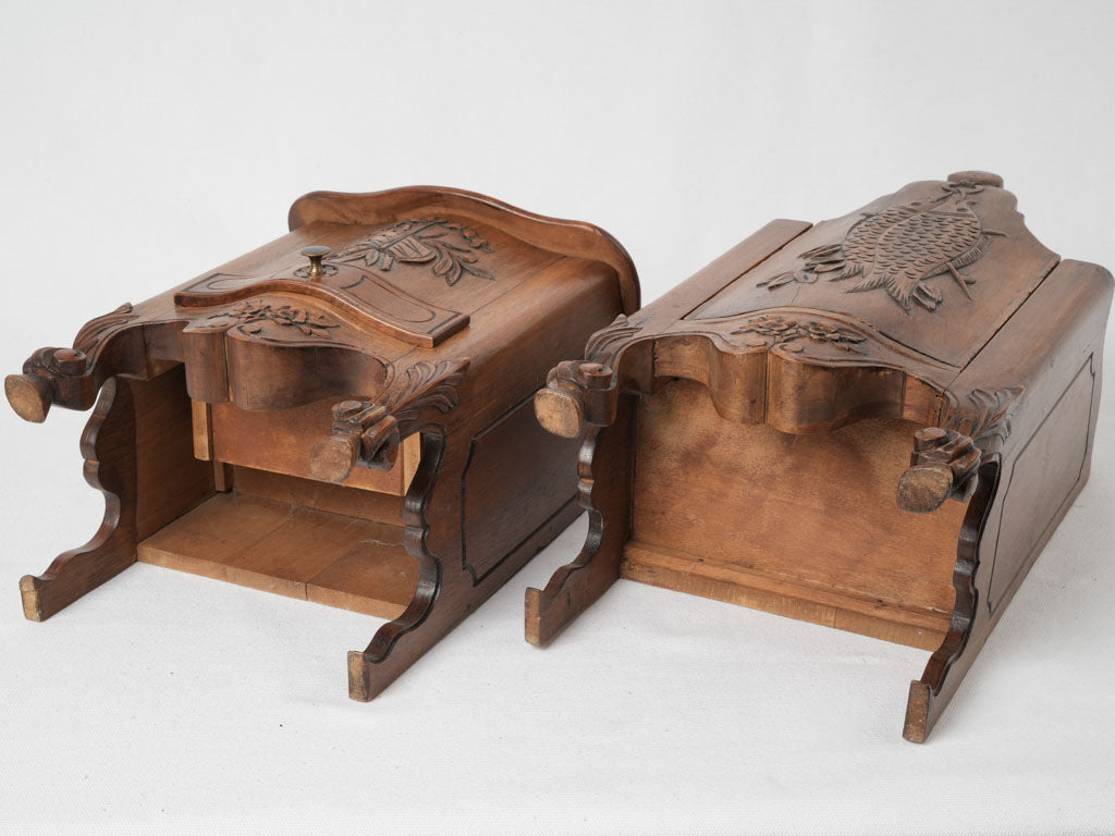 Delicate, aged walnut flour container