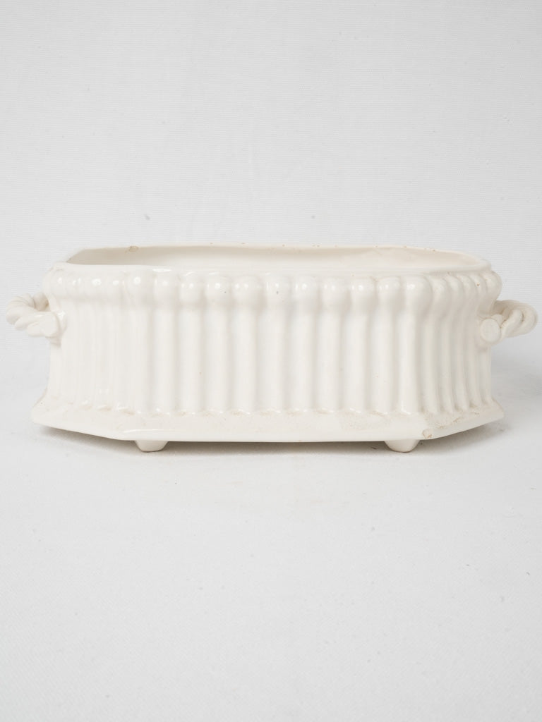 Ribbed decorative faience catch-all  