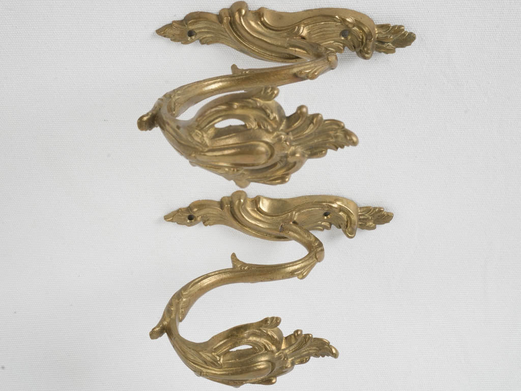 Classic Acanthus Leaf Window Accessories