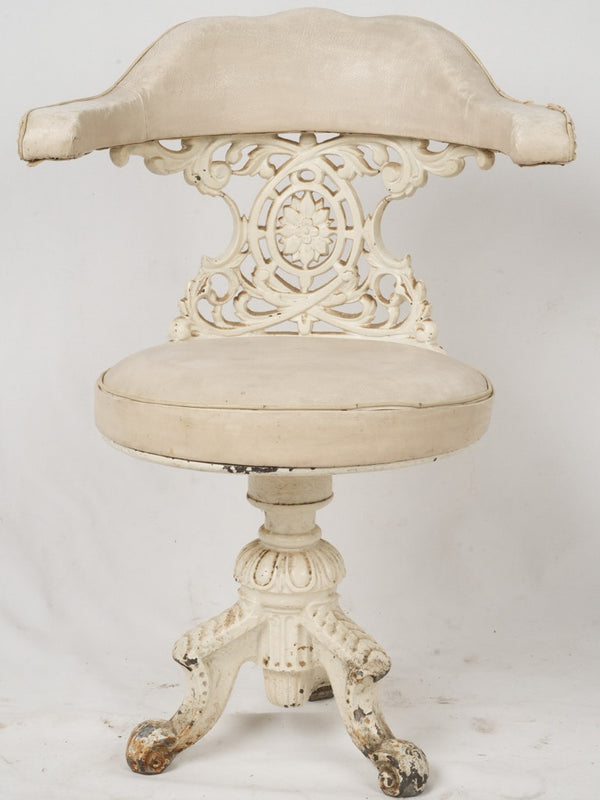 Elegant 19th-century marine armchair