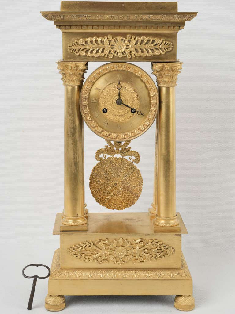 Elegant early-nineteenth century decorative timepiece