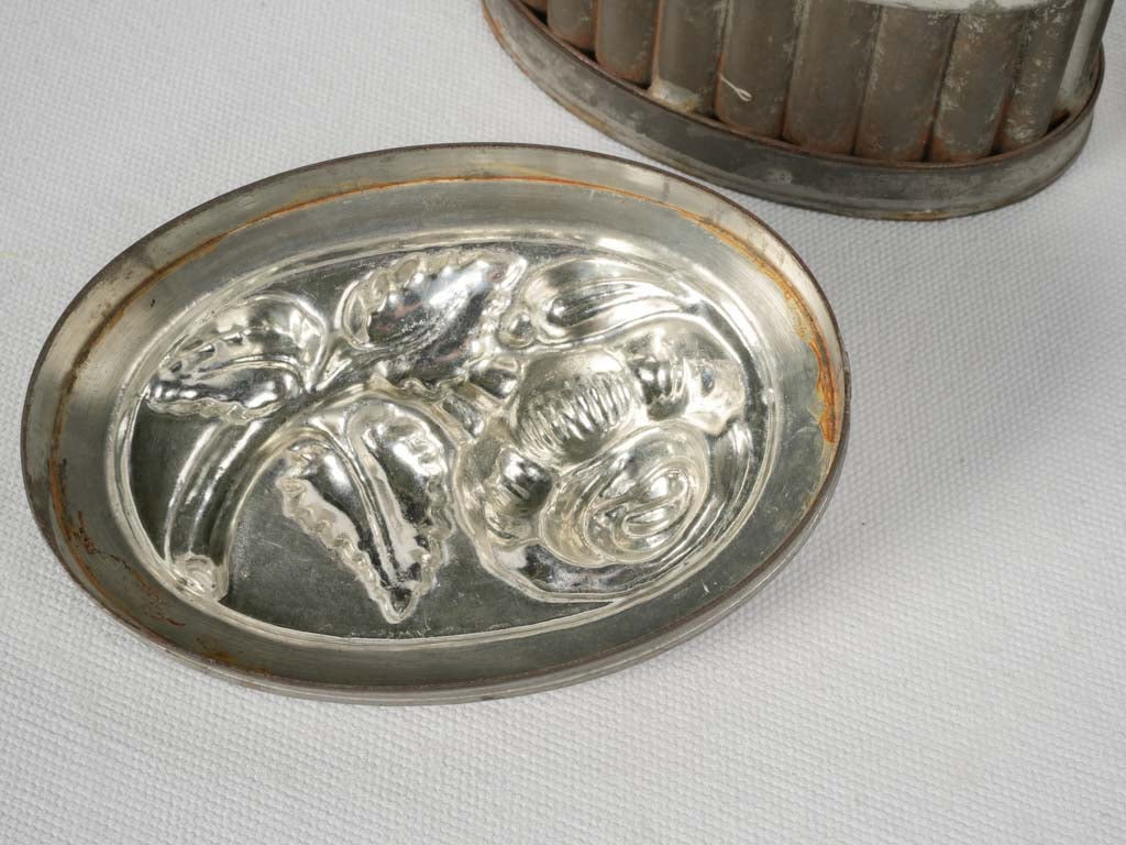 Delicate 1900s vintage ice cream mold