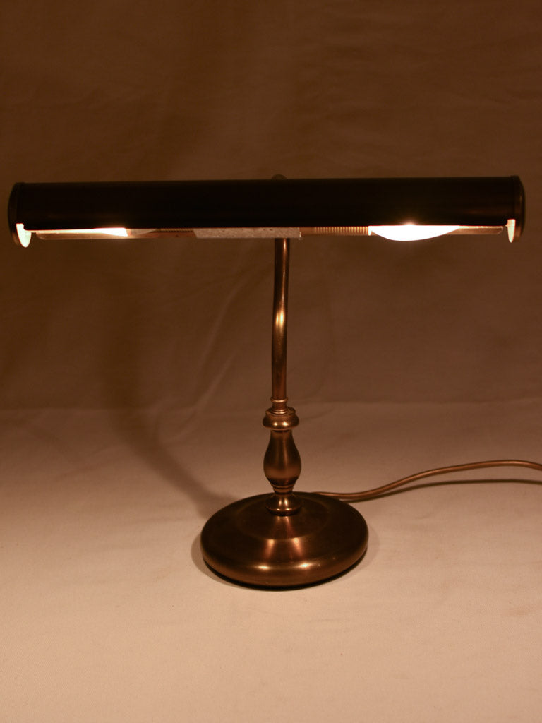 Superior detail classic desk light