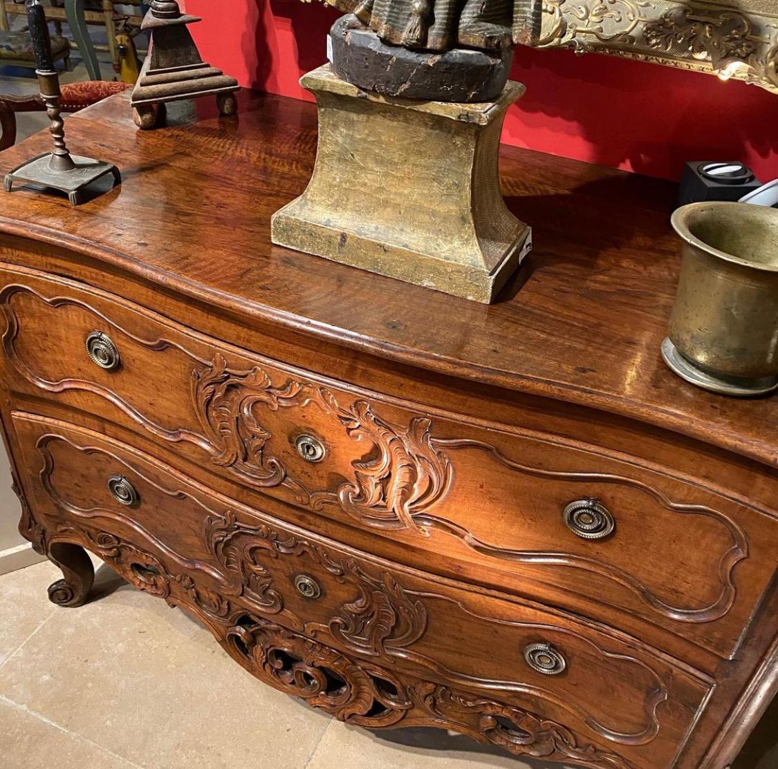 Carved cabriole feet walnut dresser