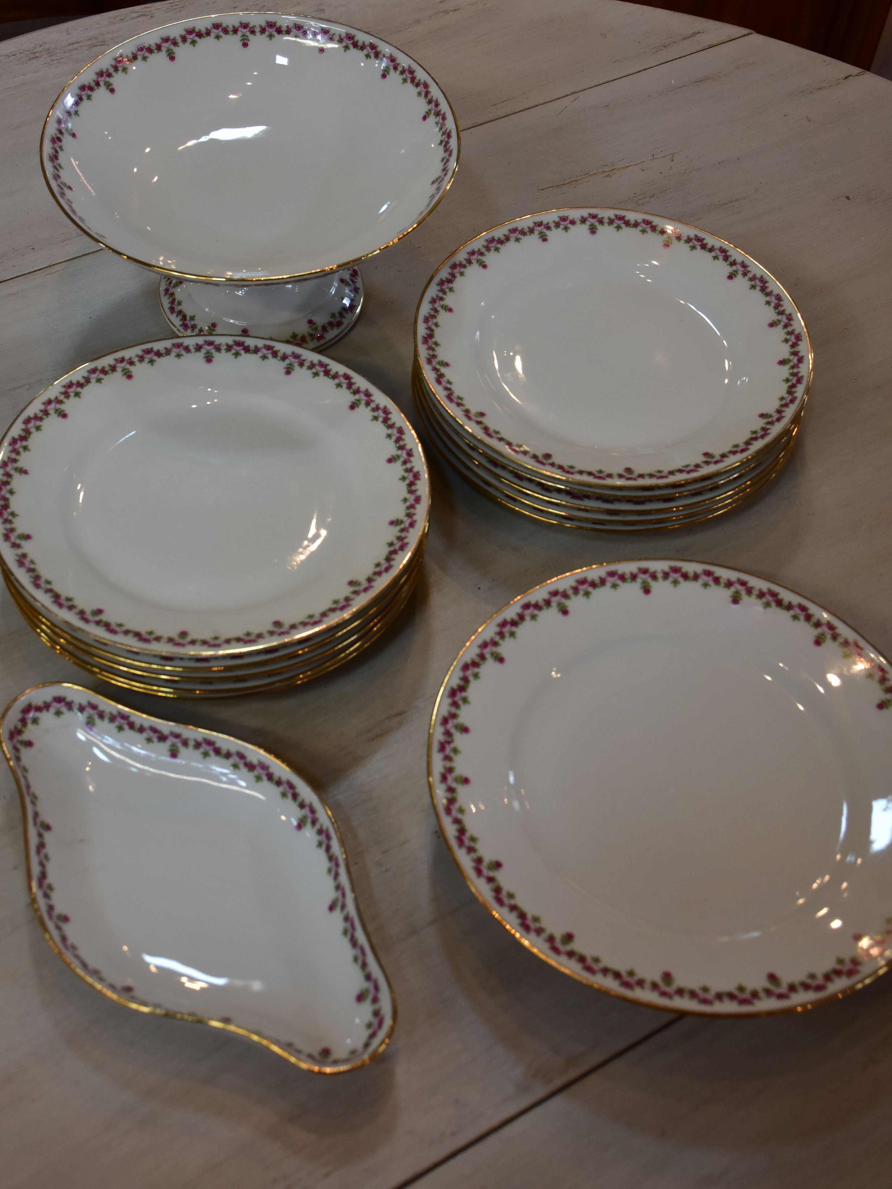 Early 20th century Vierzon dessert service – 13 pieces