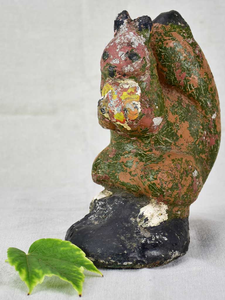 Mid century garden sculpture of a squirrel 10¼"