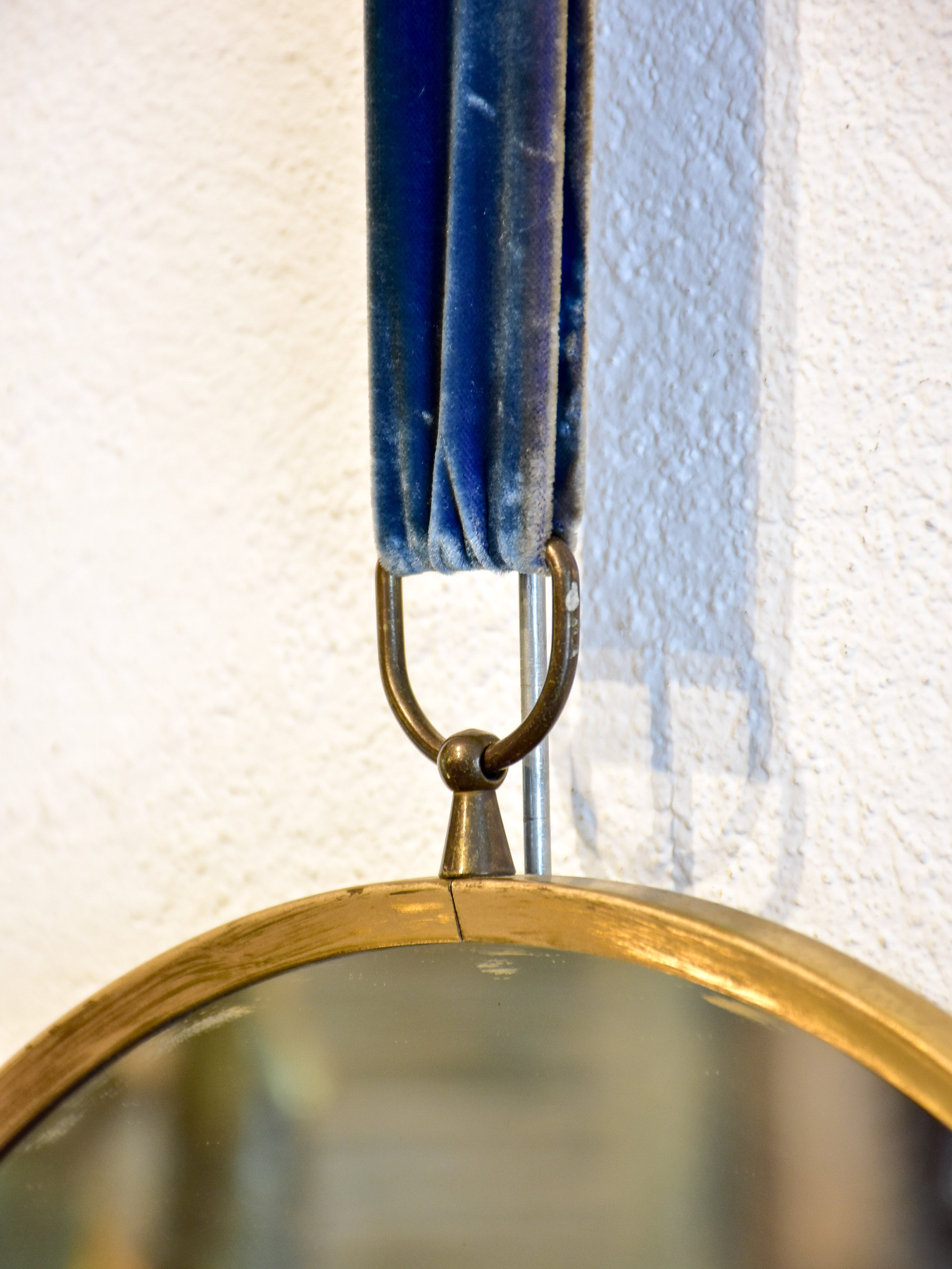 Vintage round mirror with velvet ribbon