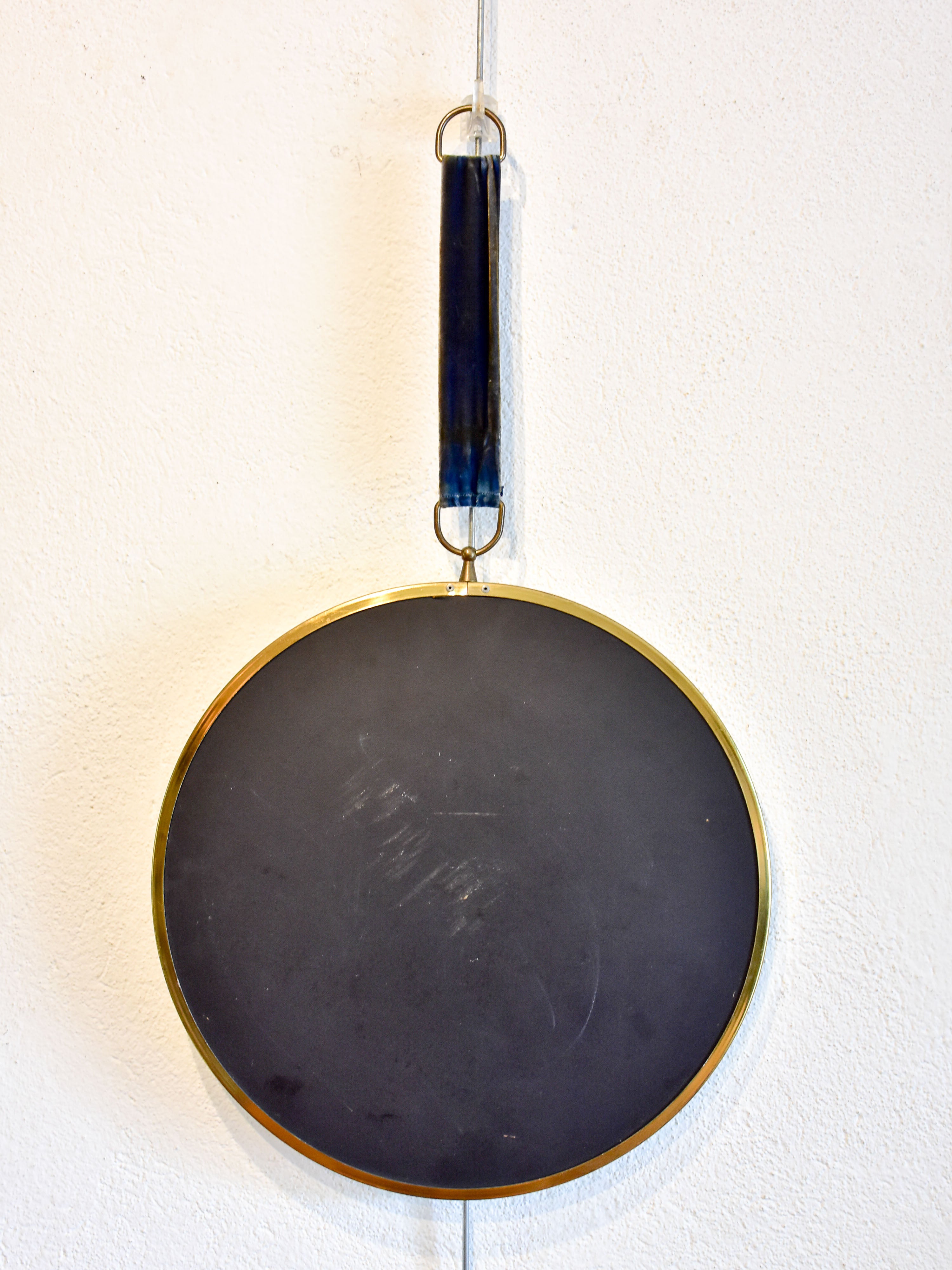 Vintage round mirror with velvet ribbon