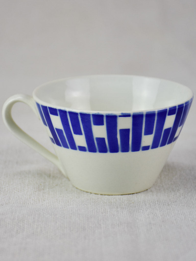 Set of 14 mid century coffee cups with blue and red pattern