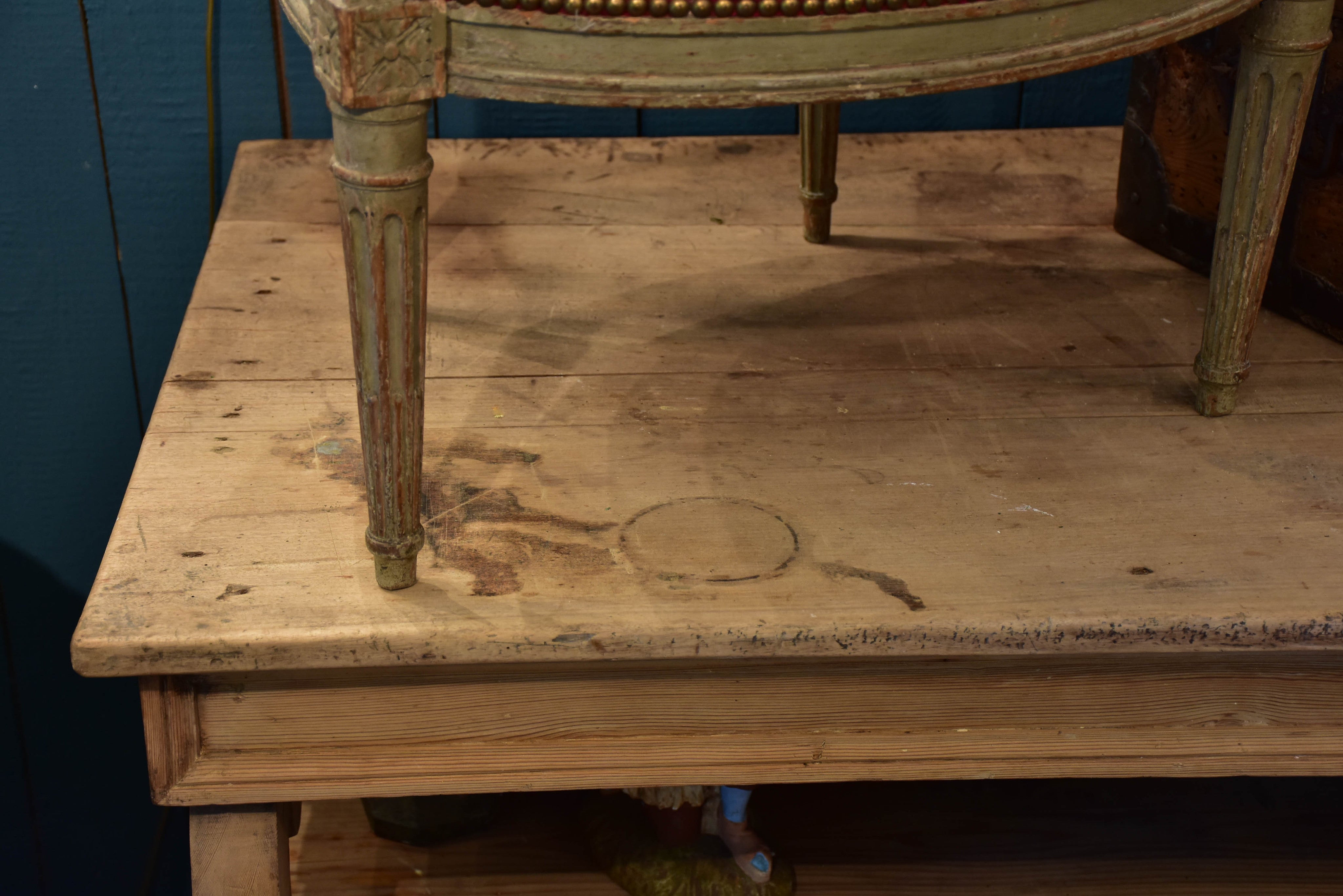 19th century French counter with two shelves