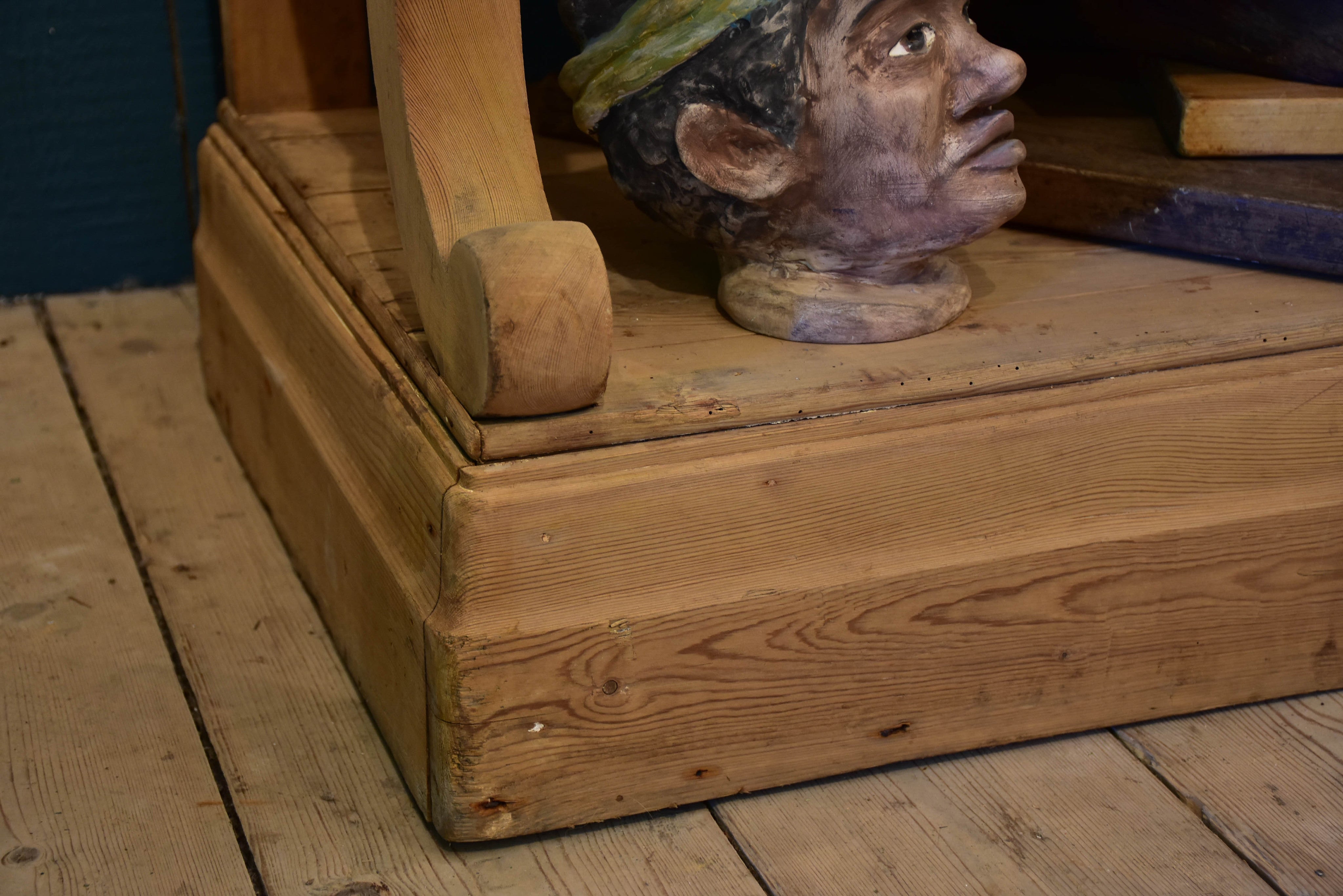 19th century French counter with two shelves