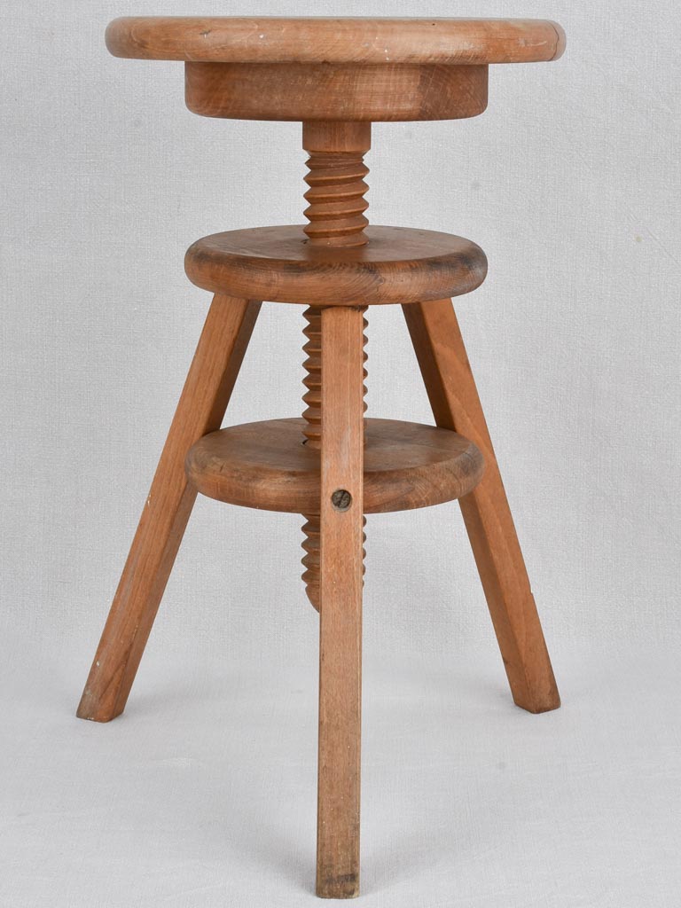 Early twentieth-century beechwood corkscrew atelier stool