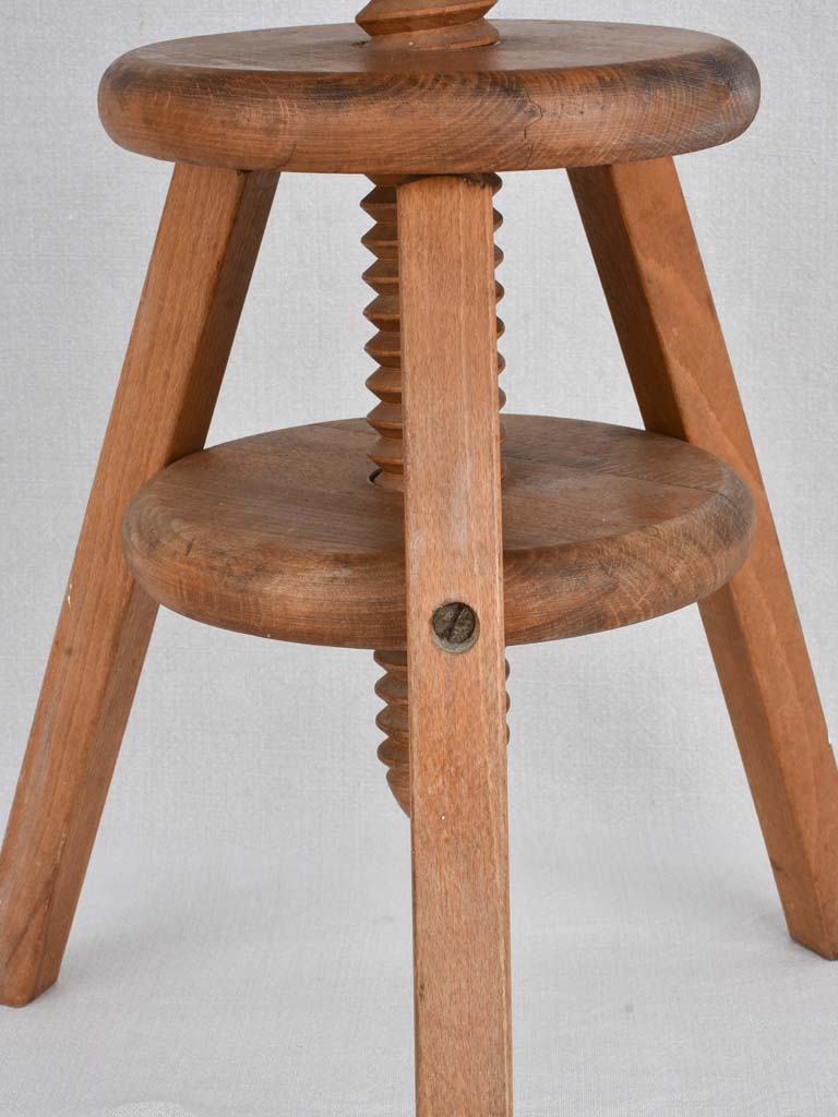 Early twentieth-century beechwood corkscrew atelier stool