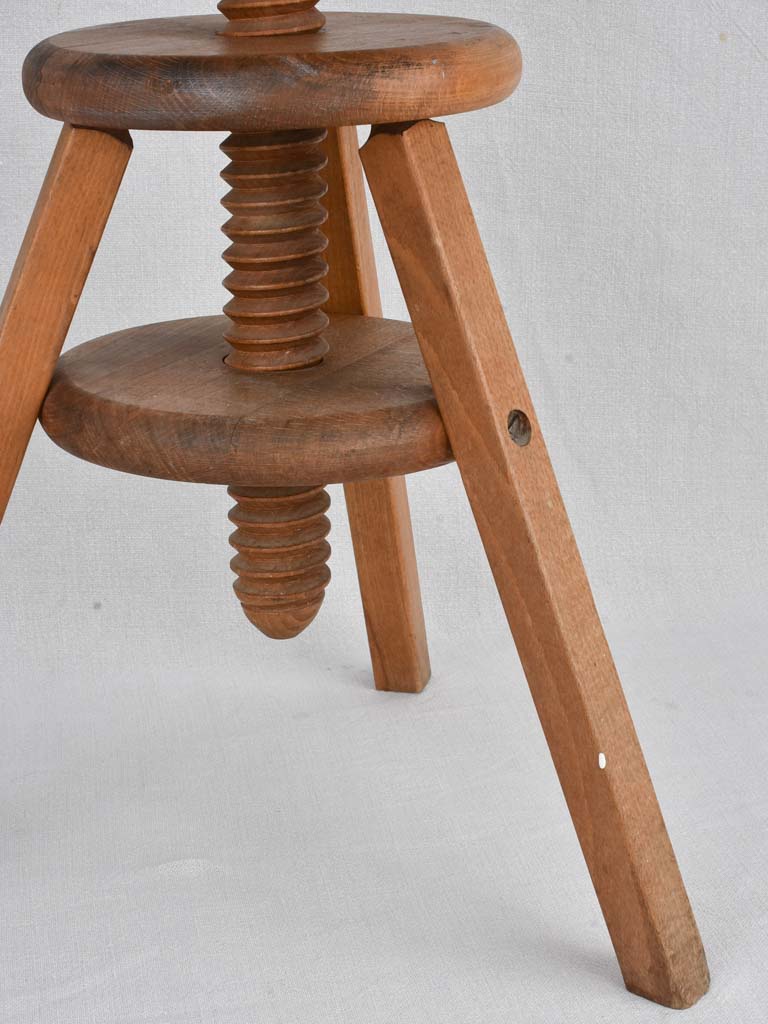 Early twentieth-century beechwood corkscrew atelier stool