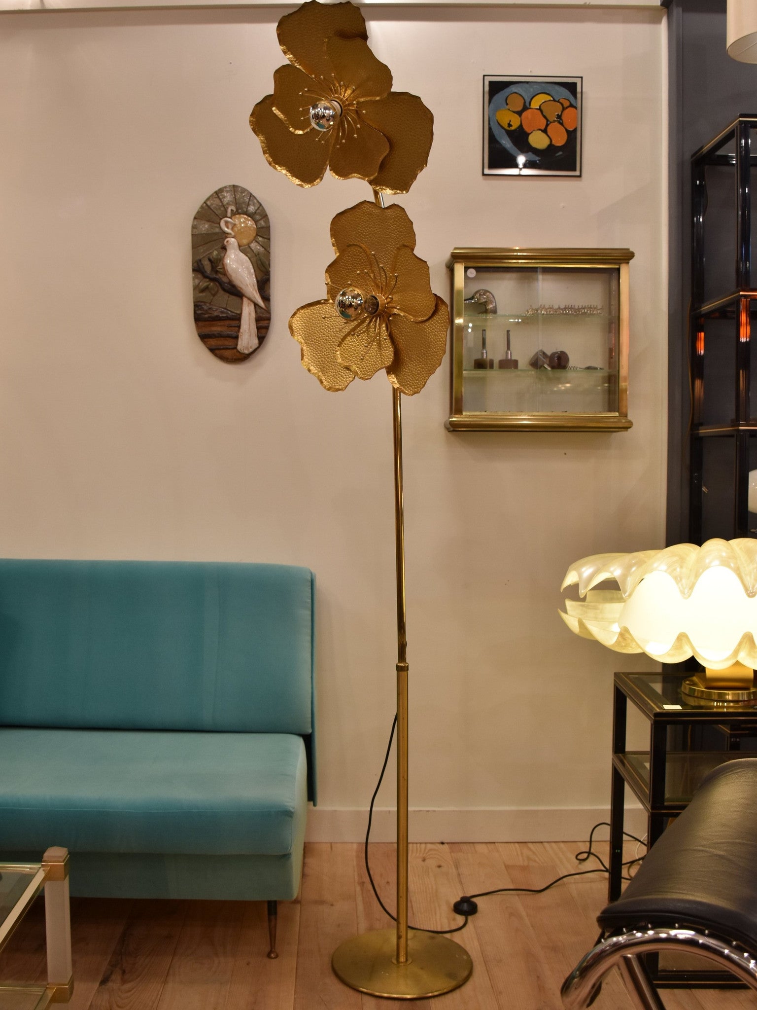 Gold poppy floor lamp – double flower