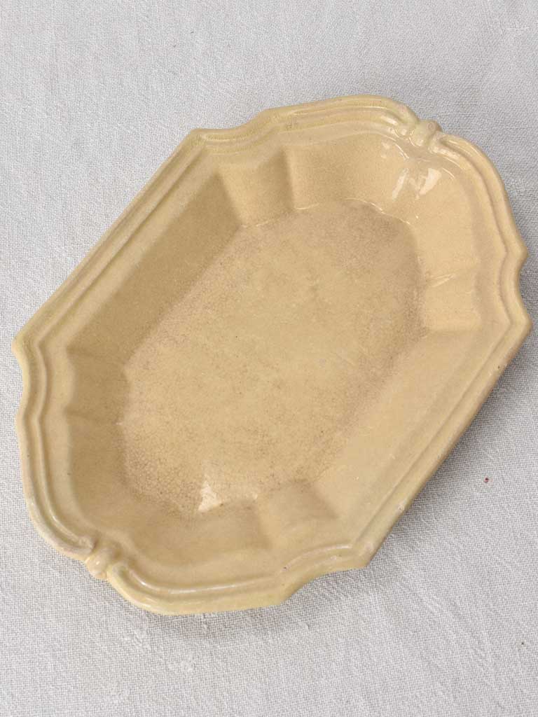 Small 19th century Aptware platter / bowl - 11¾"